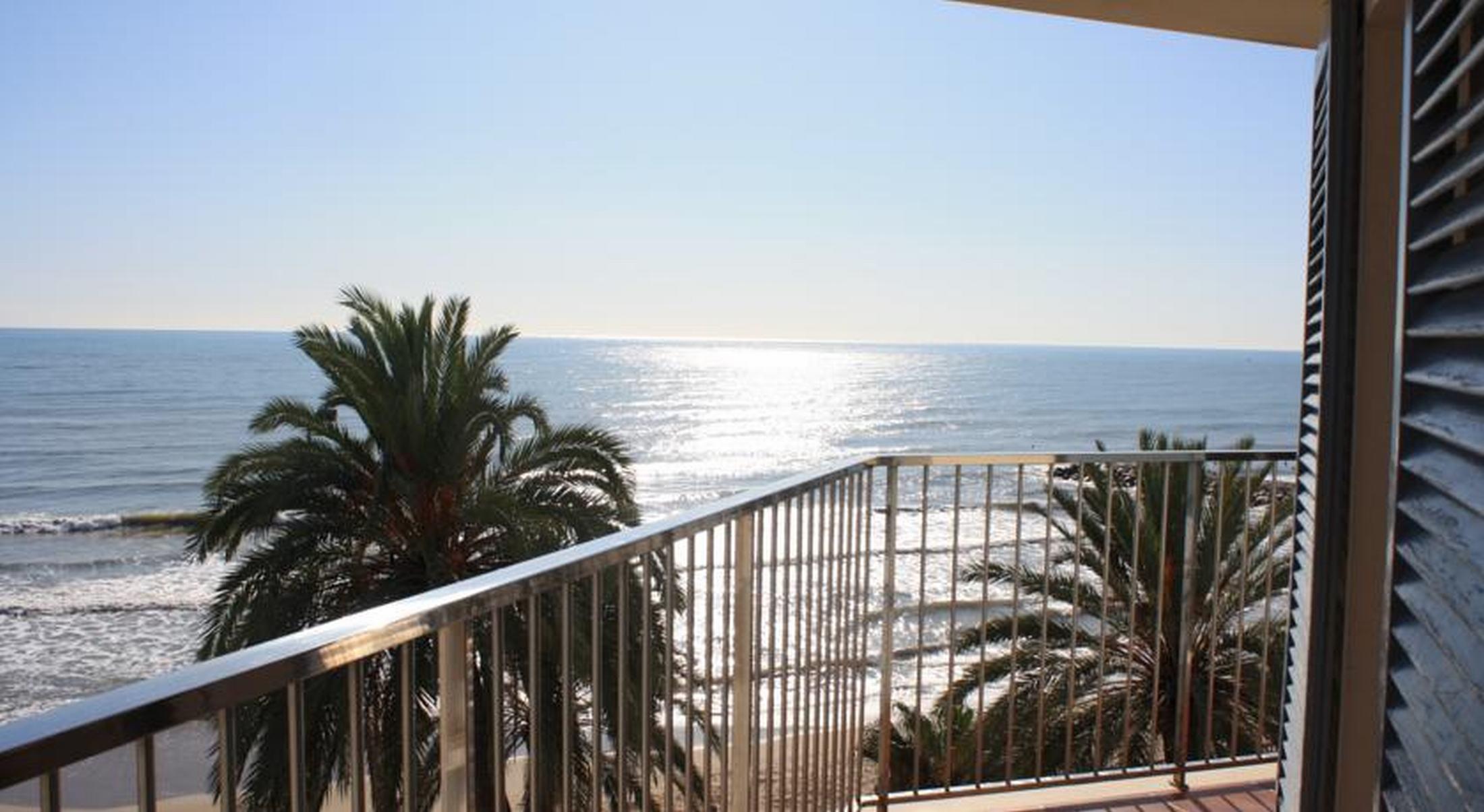 Hotel Subur Σίτζες Εξωτερικό φωτογραφία