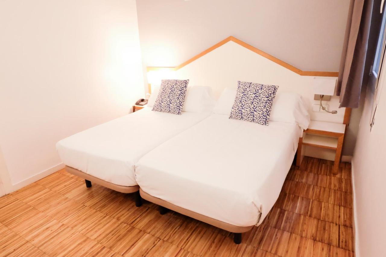 Hotel Subur Σίτζες Εξωτερικό φωτογραφία