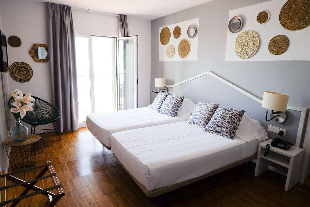 Hotel Subur Σίτζες Δωμάτιο φωτογραφία