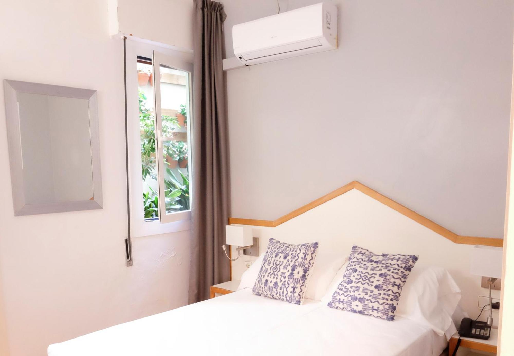Hotel Subur Σίτζες Δωμάτιο φωτογραφία